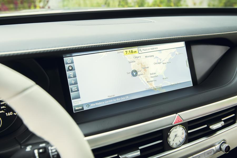 Детали интерьера Genesis G90 2019 года  (NA) (фото 36 из 48)